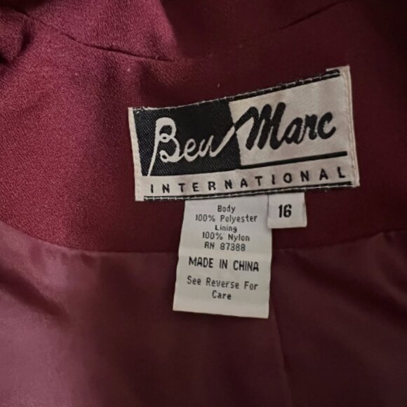 Beu Marc. Size 16. Lined. Poly Burgundy Maroon Blazer Jacket. Poly. DB2 - Picture 7 of 7